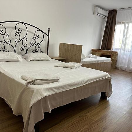 Pensiune Restaurant Rustic Rm Sarat Rimnicu Sarat Εξωτερικό φωτογραφία