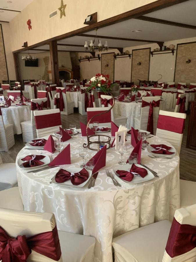 Pensiune Restaurant Rustic Rm Sarat Rimnicu Sarat Εξωτερικό φωτογραφία