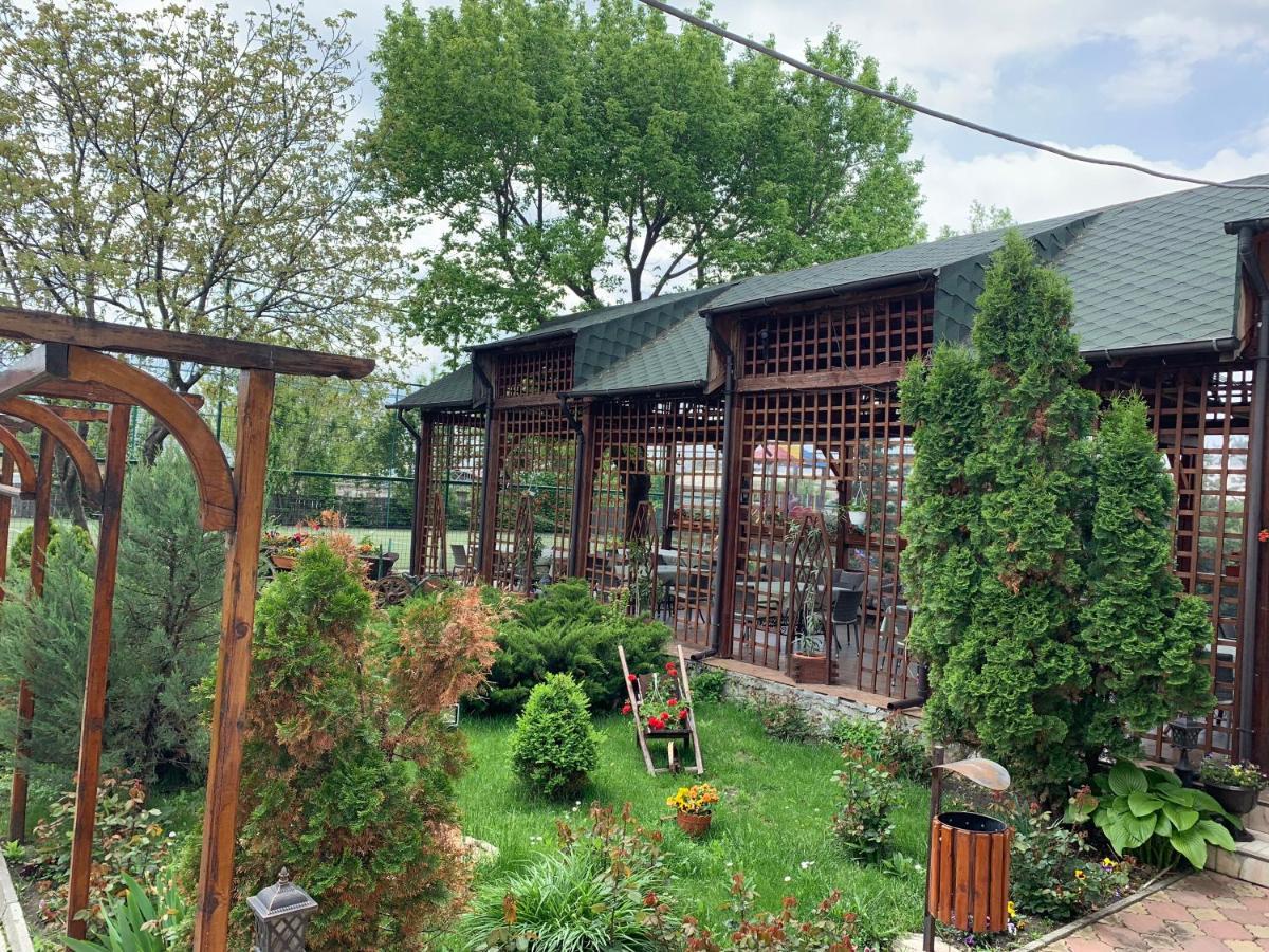 Pensiune Restaurant Rustic Rm Sarat Rimnicu Sarat Εξωτερικό φωτογραφία