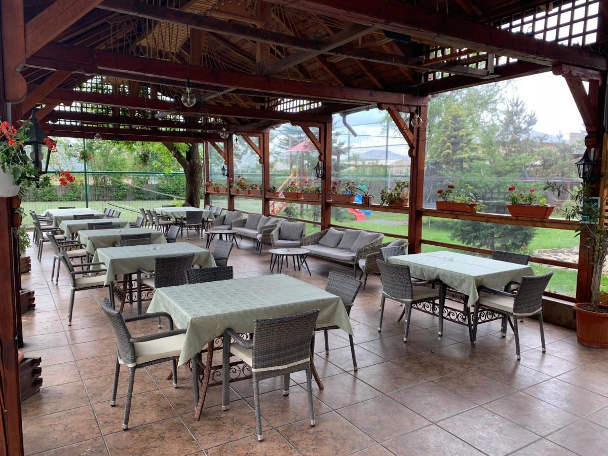 Pensiune Restaurant Rustic Rm Sarat Rimnicu Sarat Εξωτερικό φωτογραφία