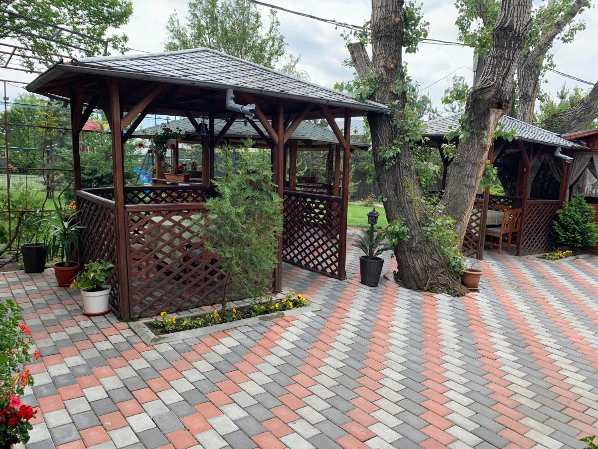 Pensiune Restaurant Rustic Rm Sarat Rimnicu Sarat Εξωτερικό φωτογραφία